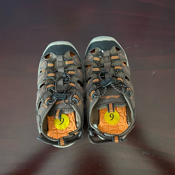 Eddie BauerToddler boys sandals. - Picture 7 of 7